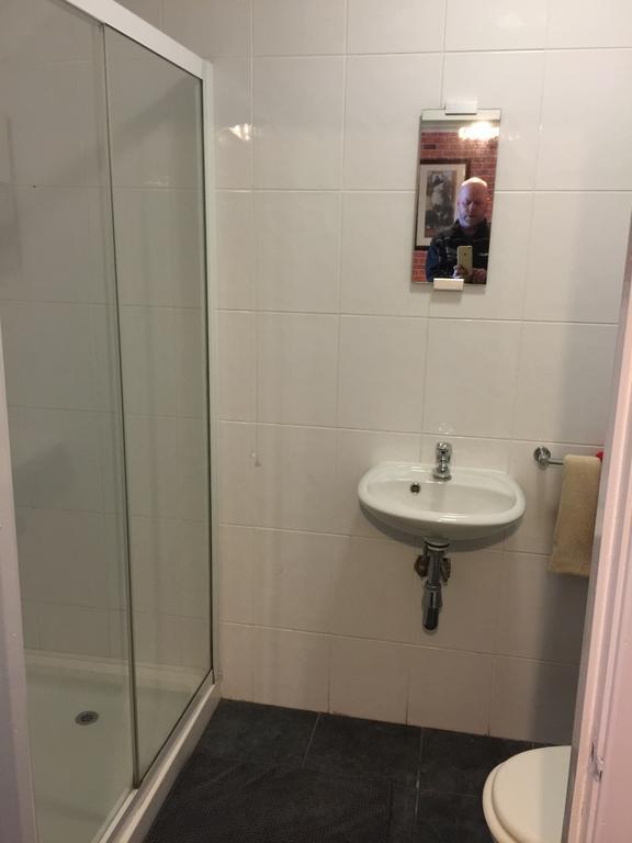 Lakeland Guest House ペムブローク・ドック エクステリア 写真