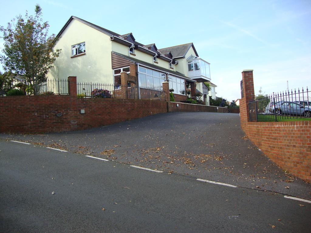 Lakeland Guest House ペムブローク・ドック エクステリア 写真