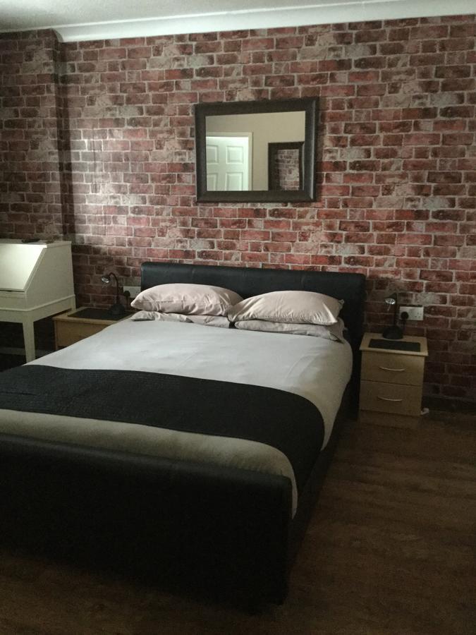 Lakeland Guest House ペムブローク・ドック エクステリア 写真