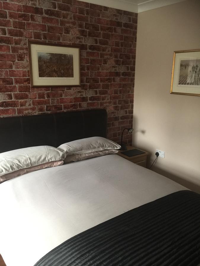 Lakeland Guest House ペムブローク・ドック エクステリア 写真