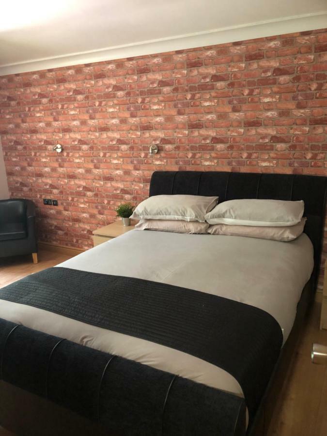 Lakeland Guest House ペムブローク・ドック エクステリア 写真